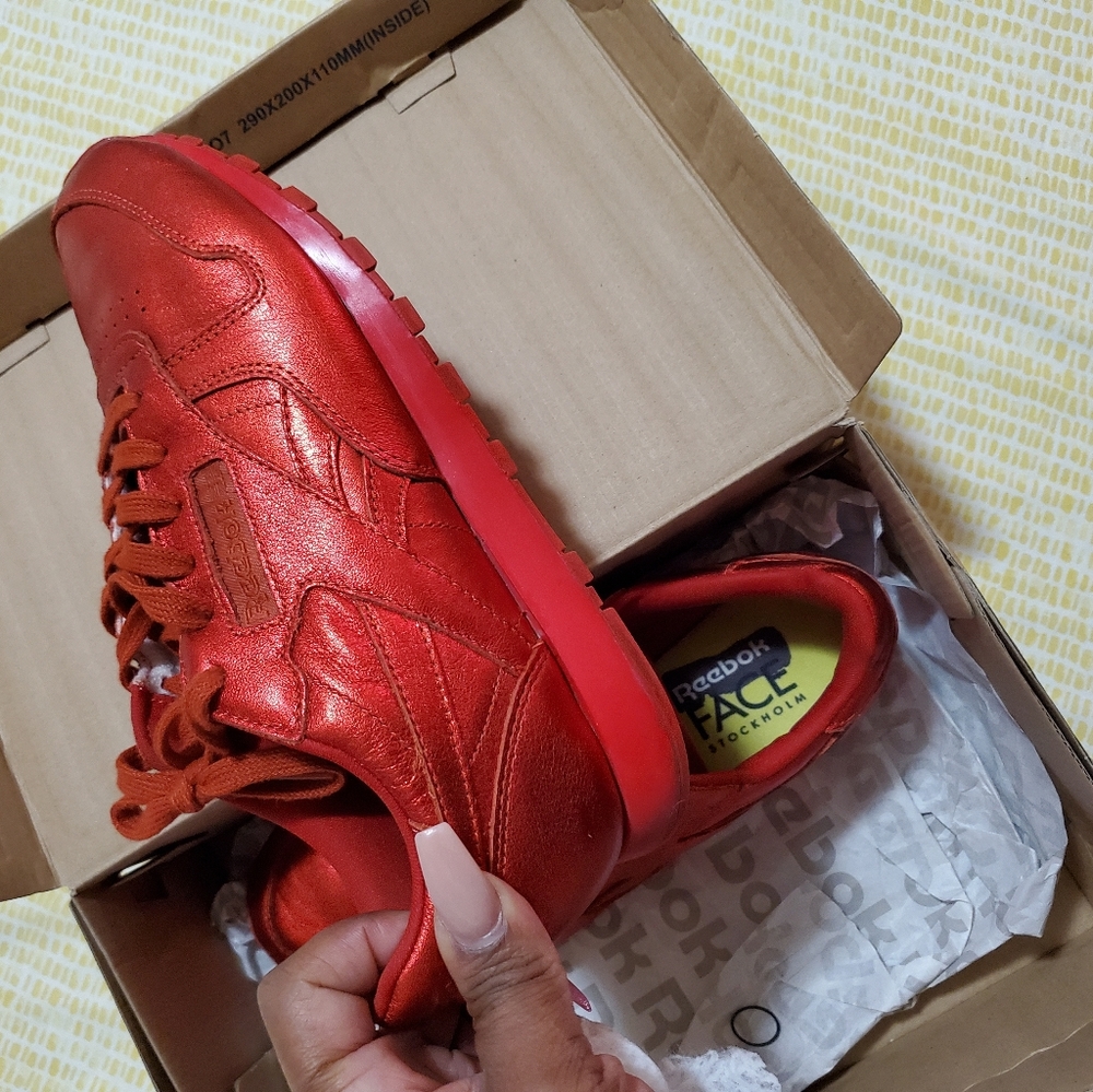 Red Reebok - Picture 2 of 3